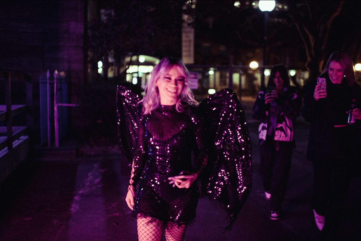 Feature: Annie Hamilton - Whirlpool (Live at Vivid)