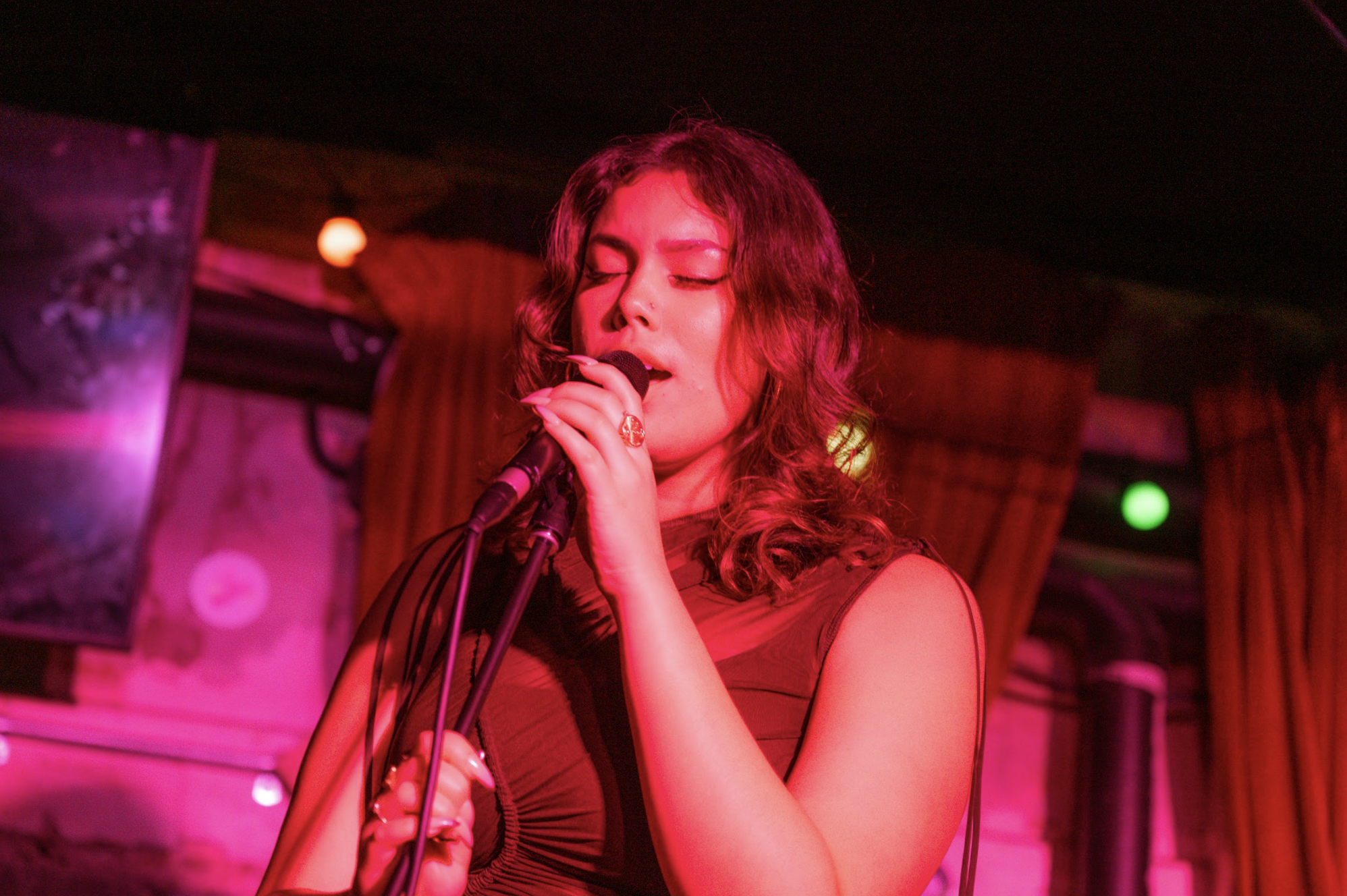 Feature: Gypsy Lee - Pretty In The Dark