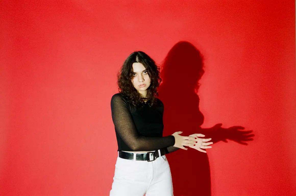 Feature: Nina Leo - Blind Spot